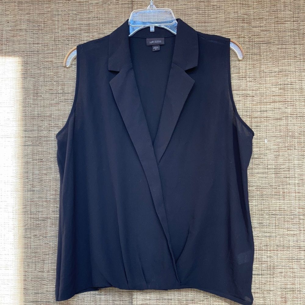 JJill sleeveless front twist black blouse